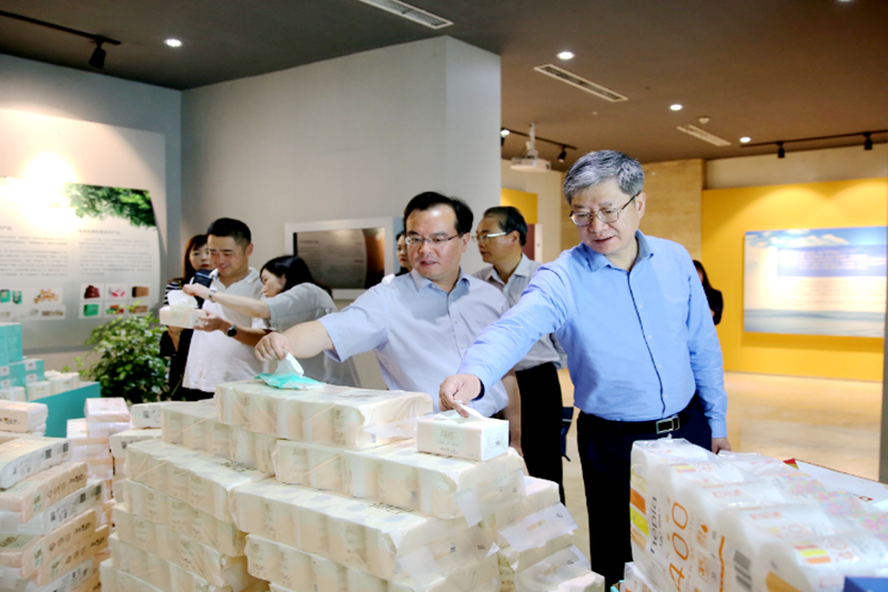 2019年 5月22日，時(shí)任浙江省社會(huì)組織綜合黨委專職副書記、省民政廳社會(huì)組織管理局局長蔡國華蒞臨景興紙業(yè)調(diào)研企業(yè)發(fā)展情況和黨建工作